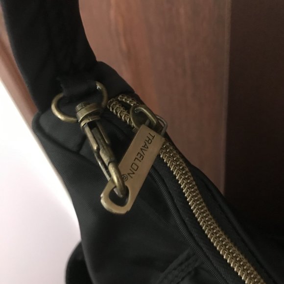 travelon black purse